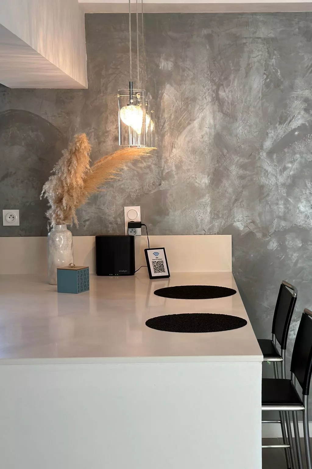 Eine kleine Ecke der Provence. Privater beheizter Pool-Binnen