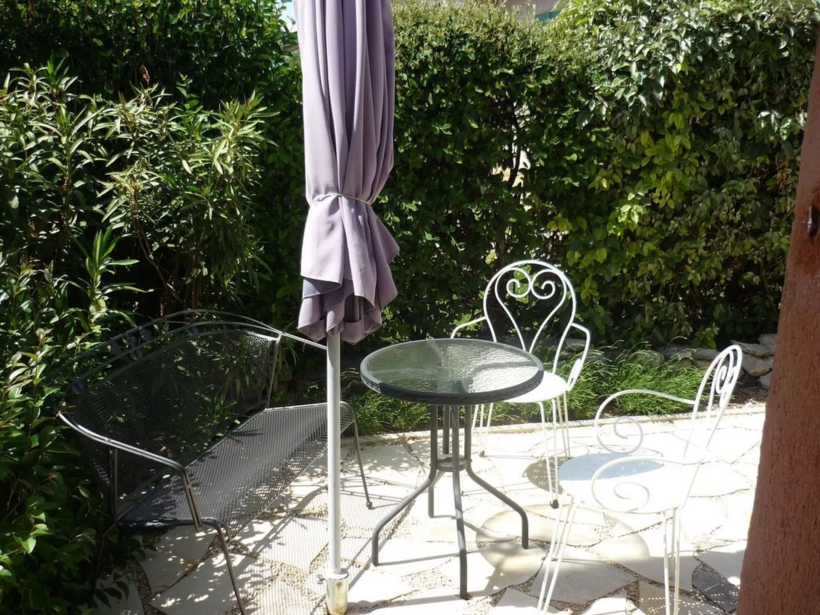 Komfortables Ferienhaus mit Gemeinschaftspool-Buiten