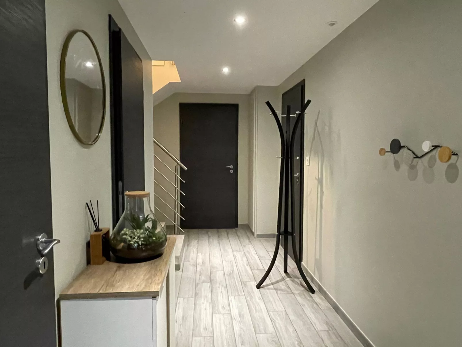 Das ruhige Les Grangettes mit Seeblick-Image-tags.info