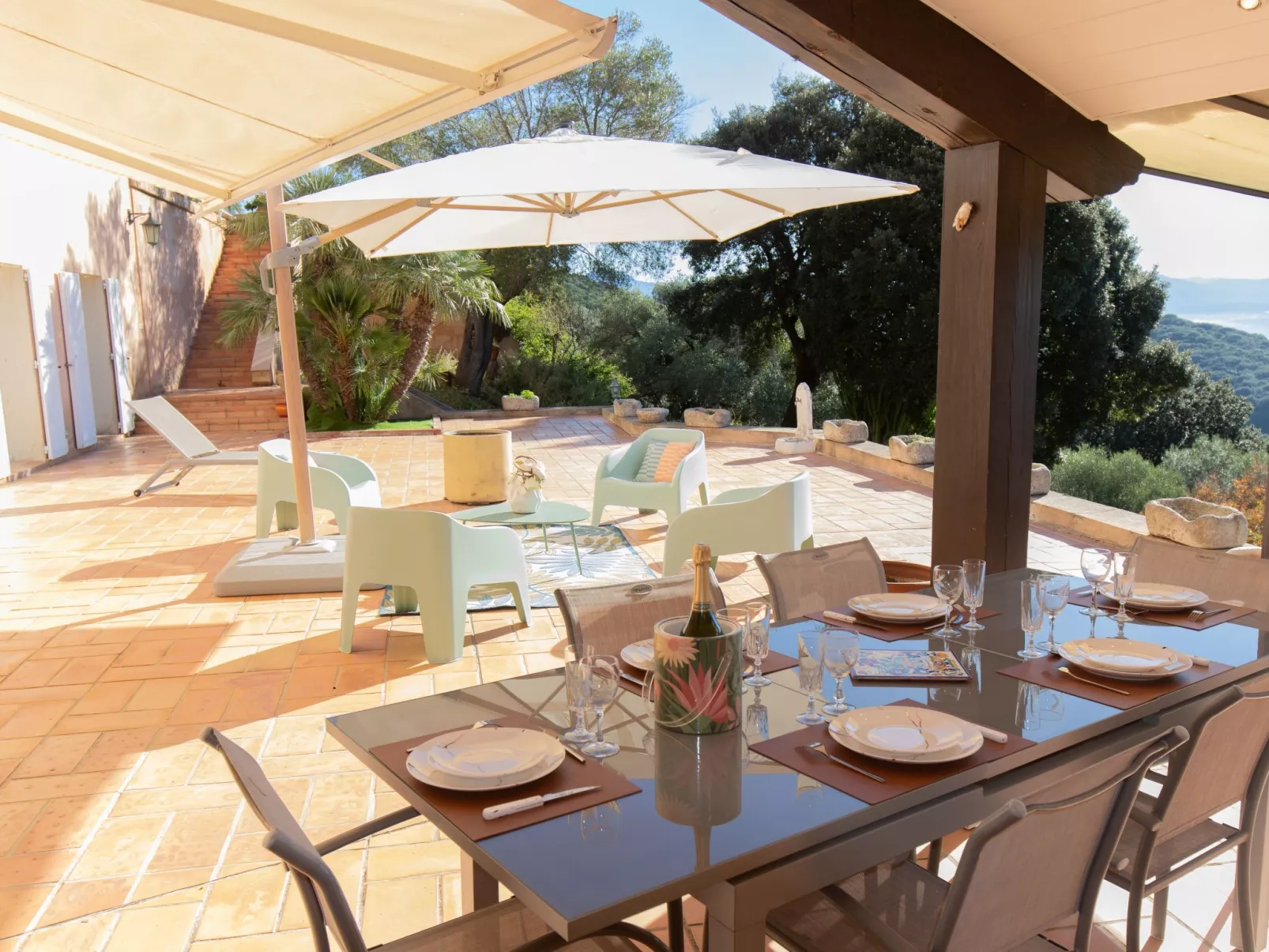 Apartment Terrasse Panoramablick auf den Golf-Buiten