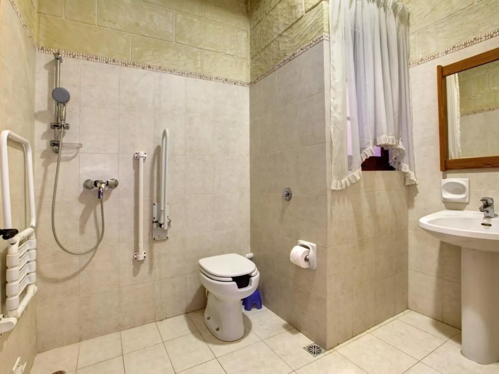 Villa "Ta Menzja" mit Garten, Grill und Terrasse-Binnen