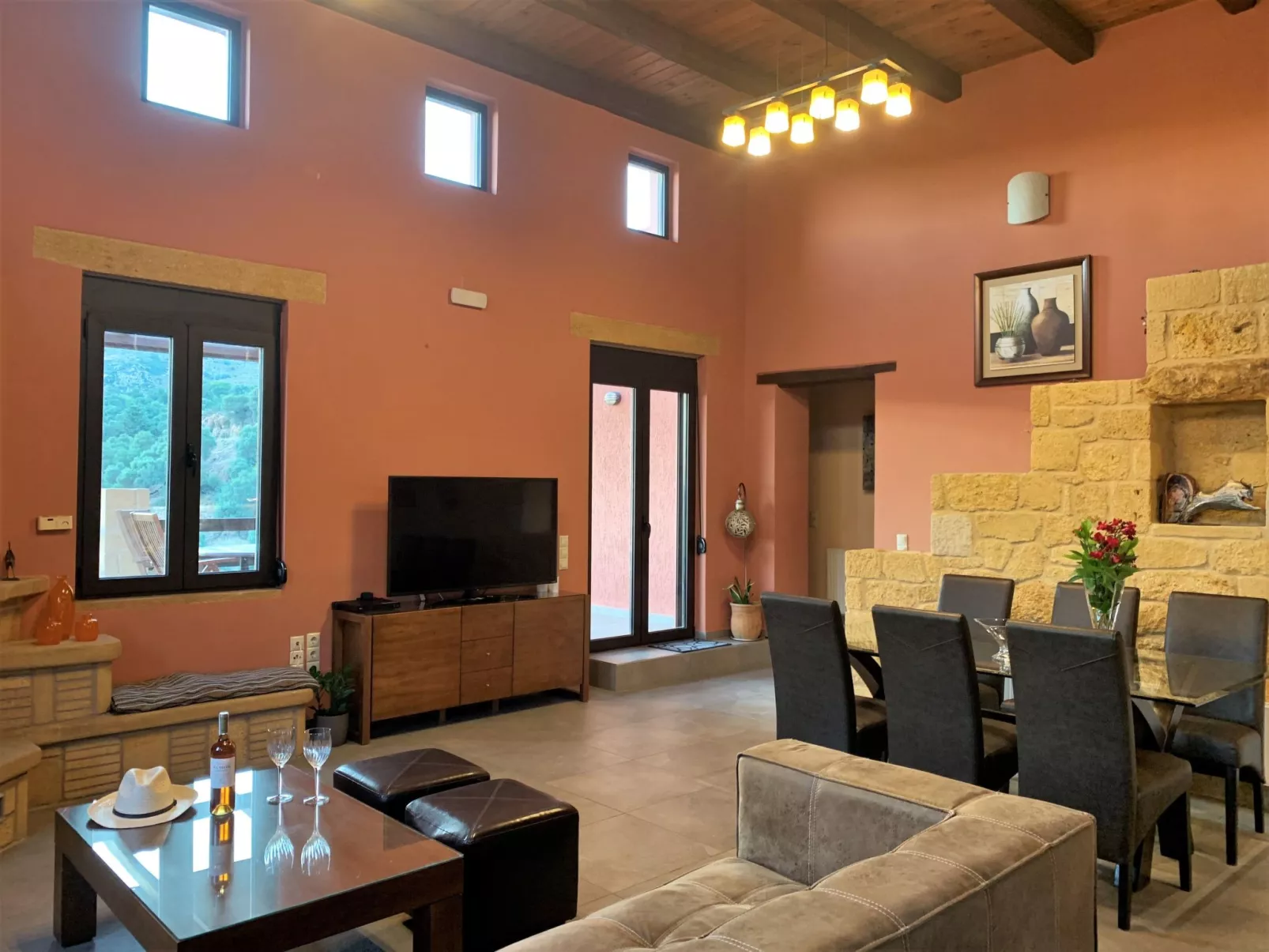 Geräumige Villa mit Pool nur 12km vom Strand entfernt-Buiten