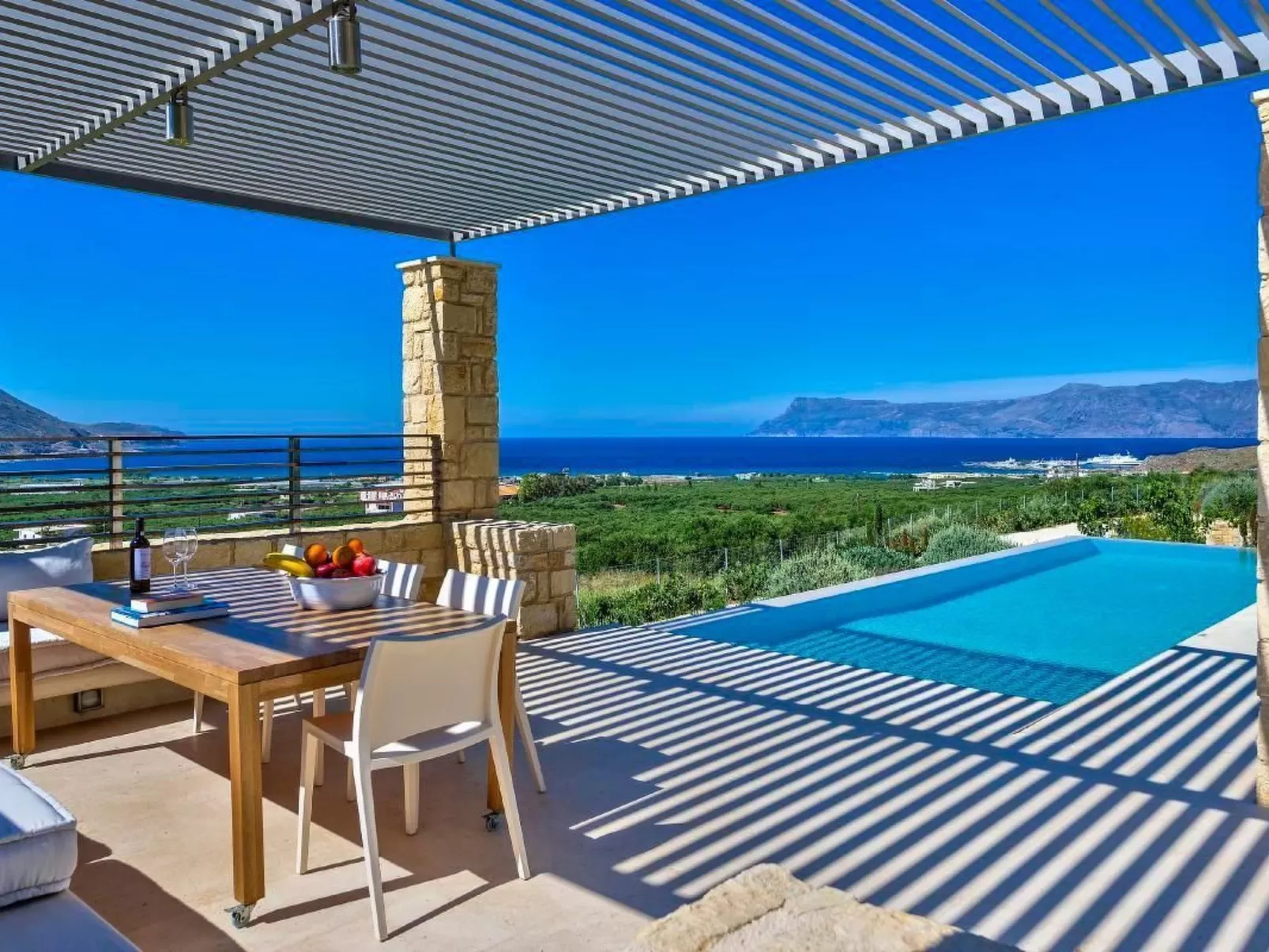 "Villa Charisma" mit eigenem Pool-Buiten