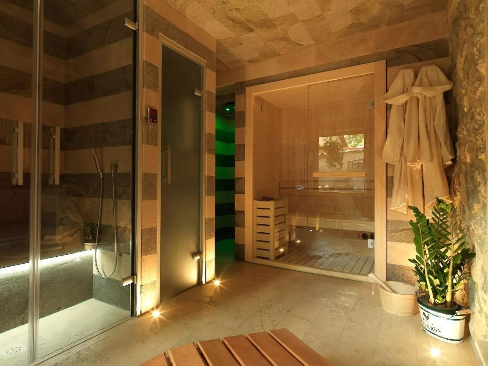 Berg "Chalet Galli" mit SPA-Image-tags.info