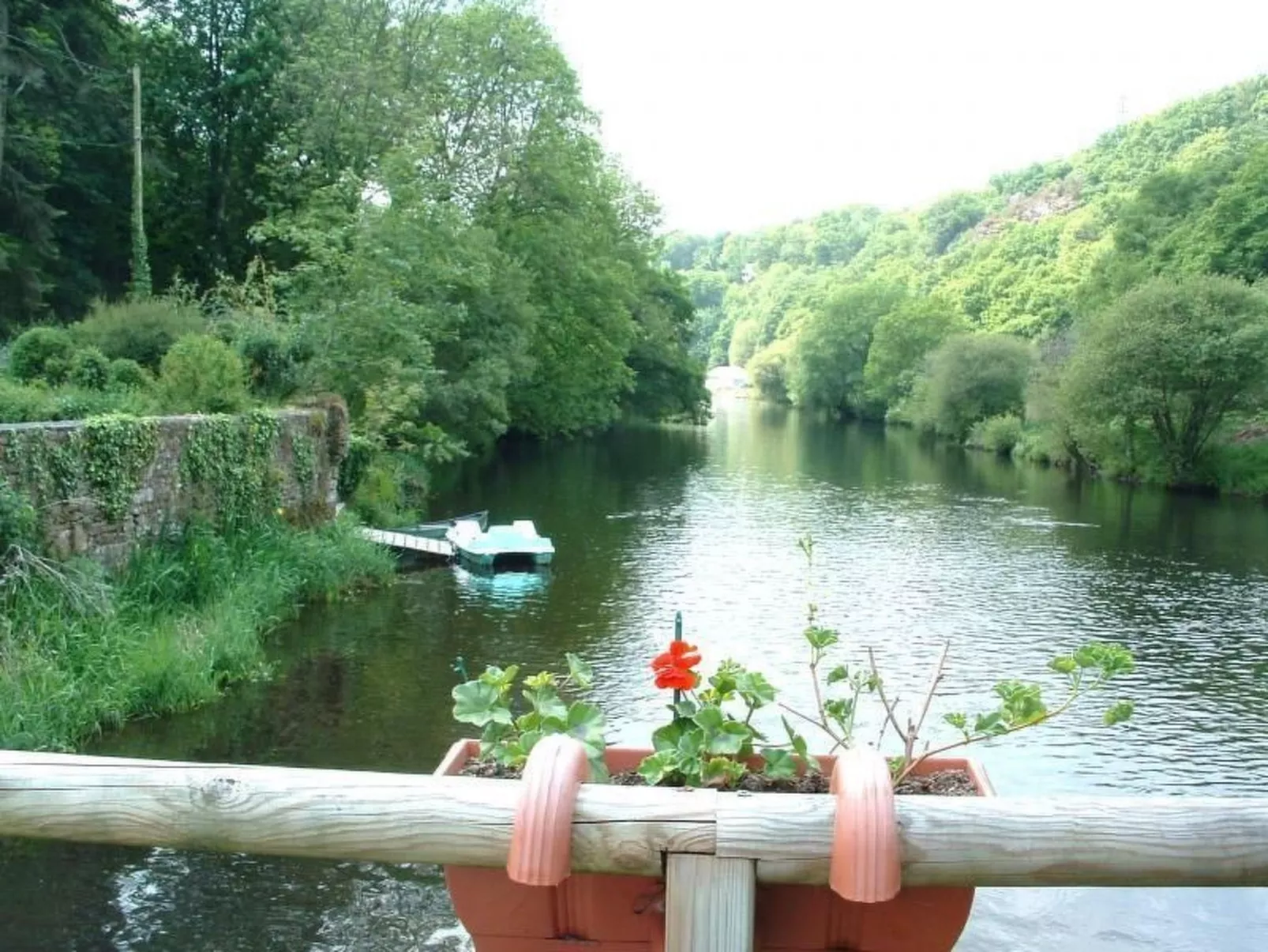 Unterkunft mit eigenem Garten und Blick auf den Fluss-Buiten