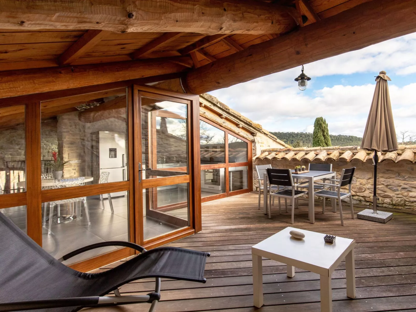 Domaine "Benjamin" mit Infinity-Pool-Buiten