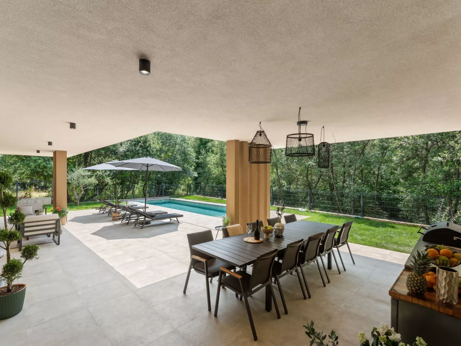 Luxuriöse Waldvilla mit beheiztem Pool in Kroatien-Buiten