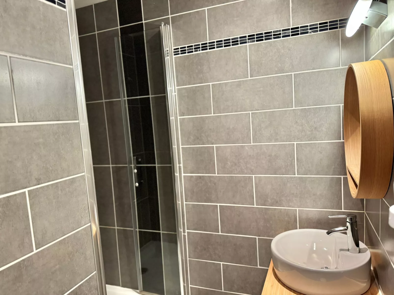 Im Herzen eines Weinguts, schattige Terrasse mit Meerblick, Pool - Binnen