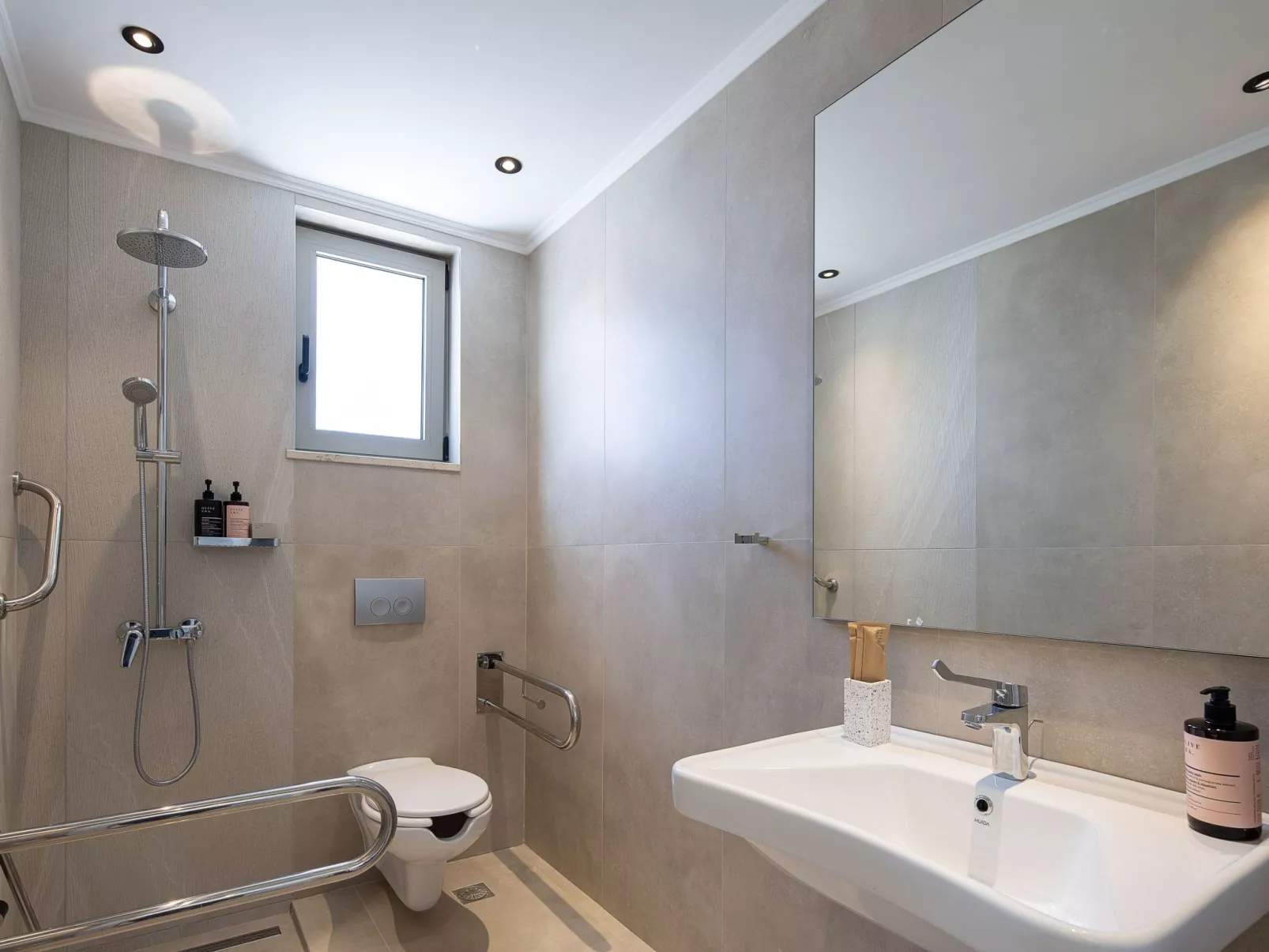 Imbros Villa I -''Gratis''BeheizterPool und Ruhe-Binnen