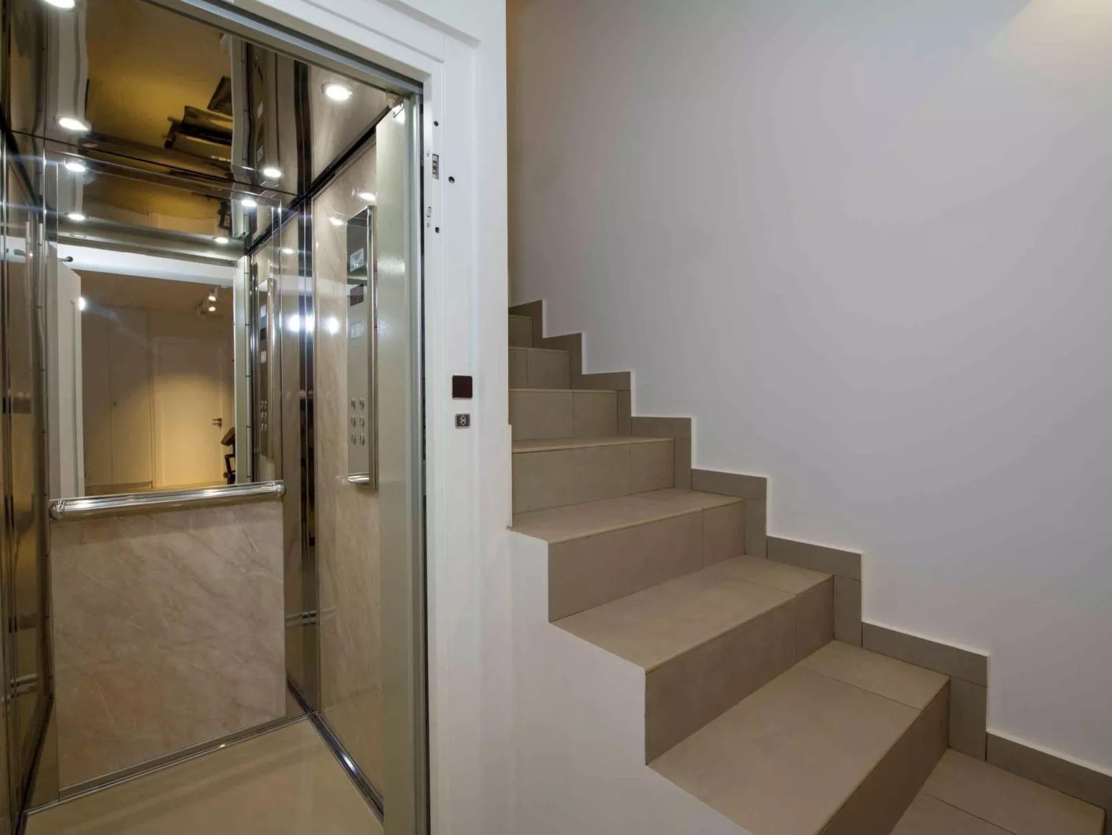 Kalyves Royal Villa-''Gratis''beheizter Pool, Fitnessraum, Meerblick-Binnen