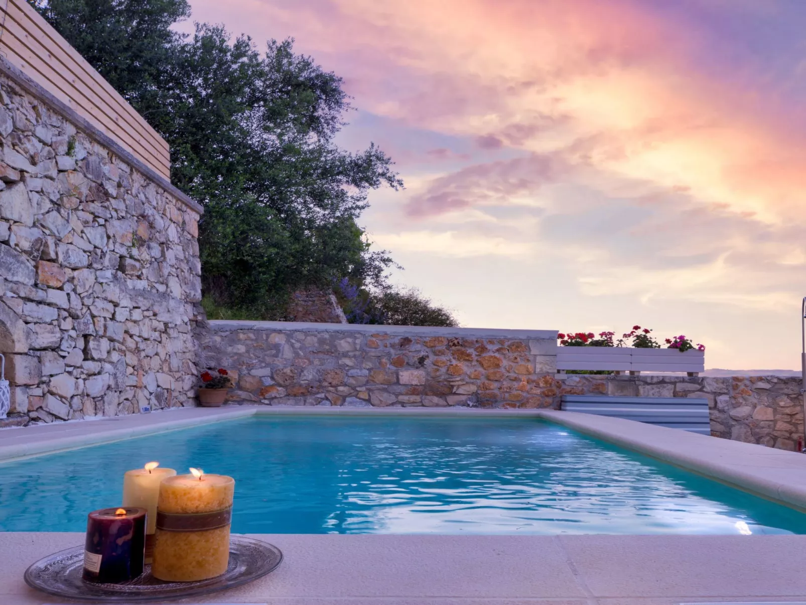 "Villa Aladanos" mit privatem Pool-Buiten