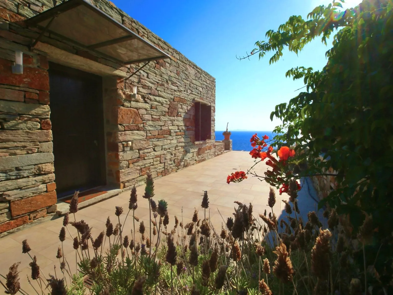 Strandhaus mit atemberaubender Aussicht-Buiten