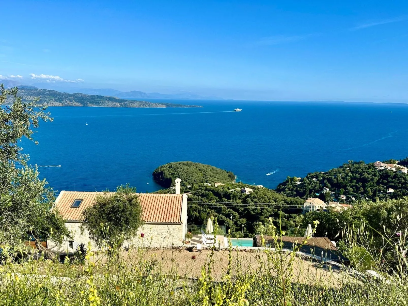 Prächtige Villa in spektakulärer Lage-Buiten