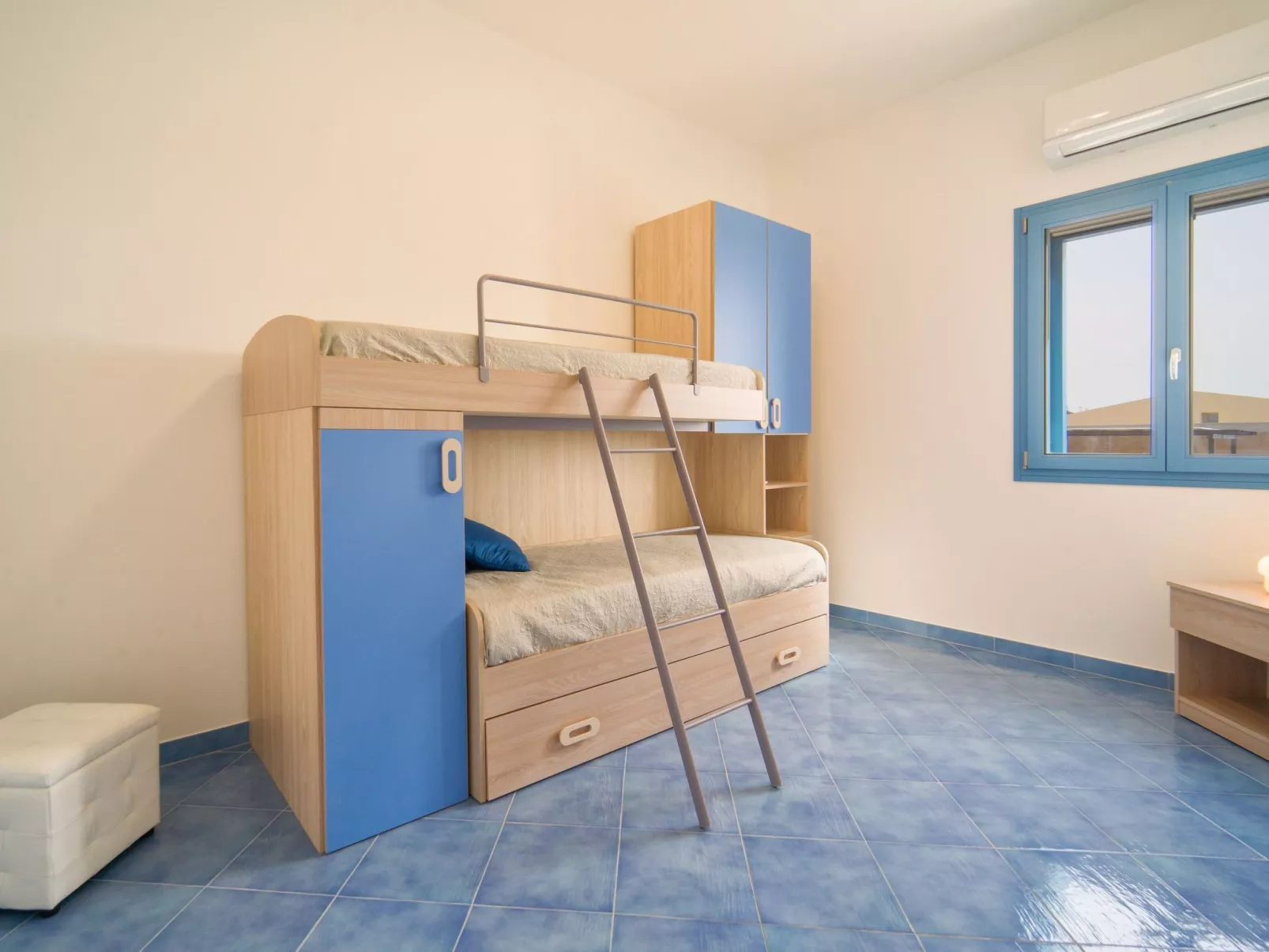 Zwei Einheiten, Luxus, Schwimmbad, Gemüsegarten-Image-tags.info