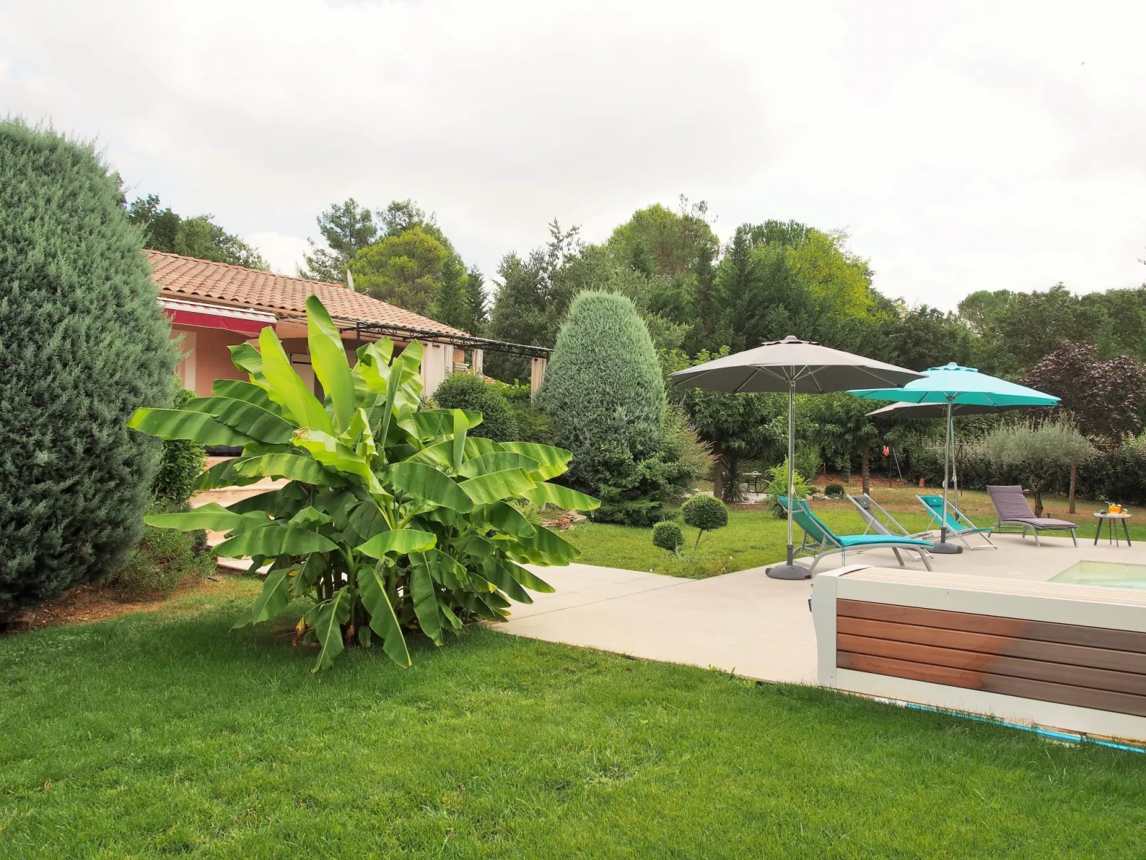 Urlaub im Süden zwischen Meer und Bergen-Buiten