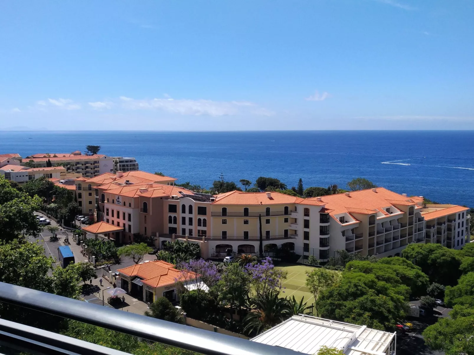 Wohnung mit Balkon und Aussicht in São Martinho - Buiten