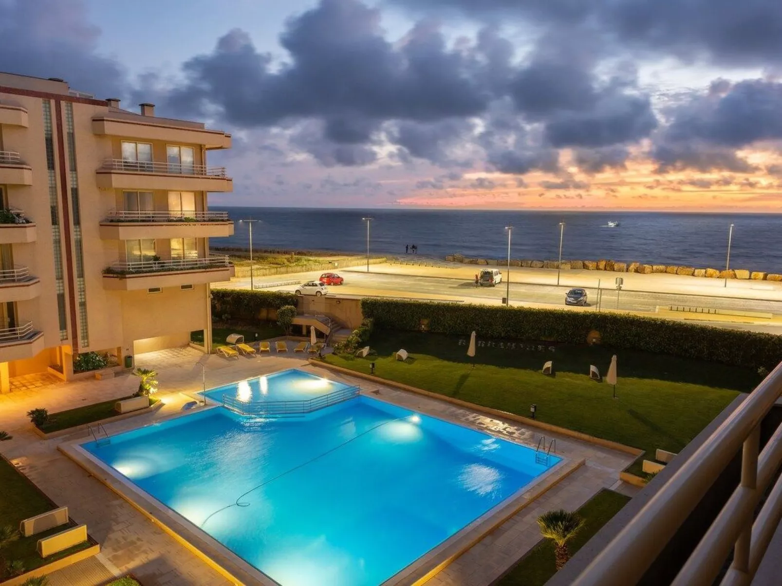 Meerblick First Line mit 2 Pools 5-Buiten