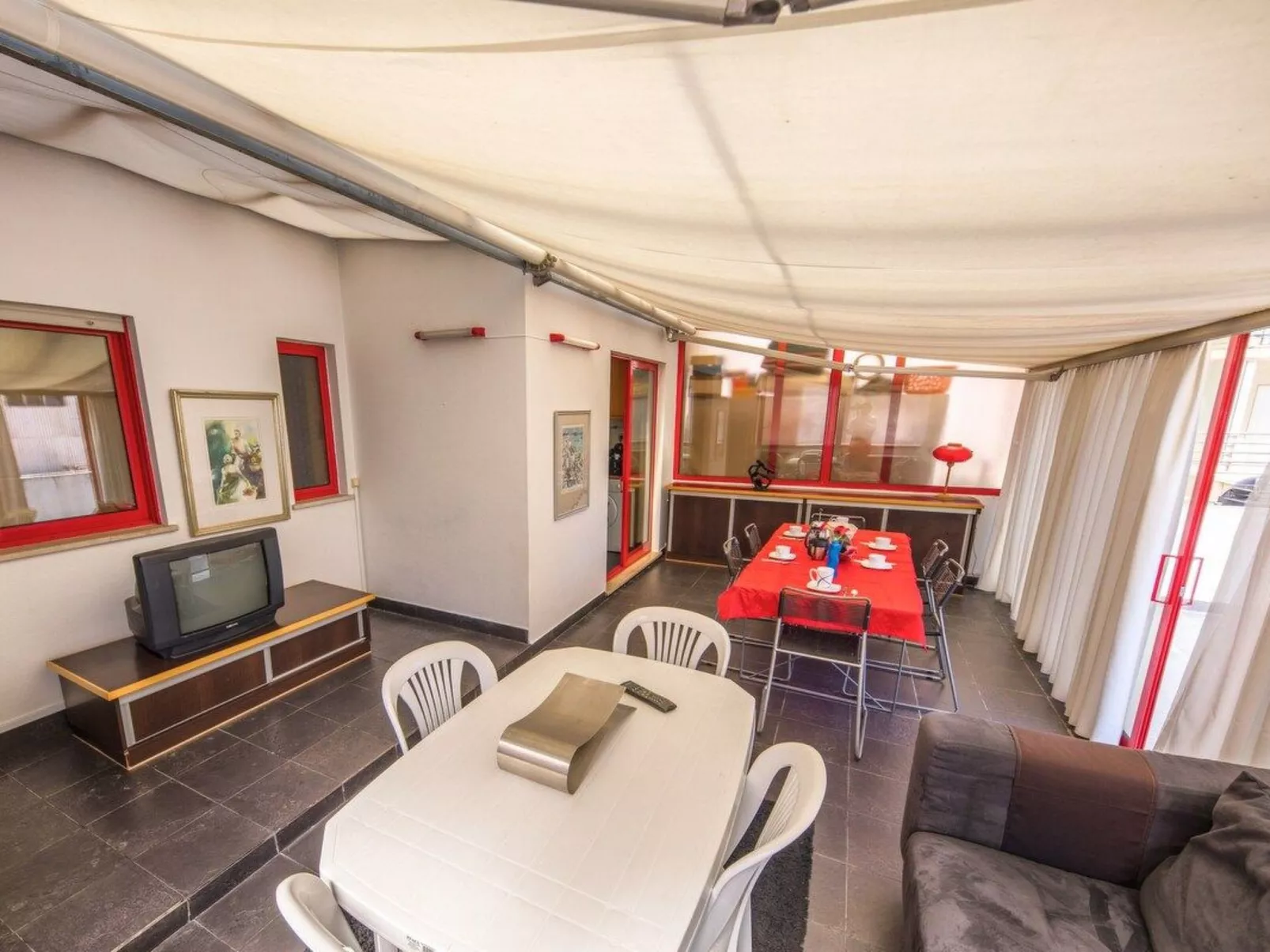 Wohnung mit Terrasse 100m vom Strand entfernt-Binnen