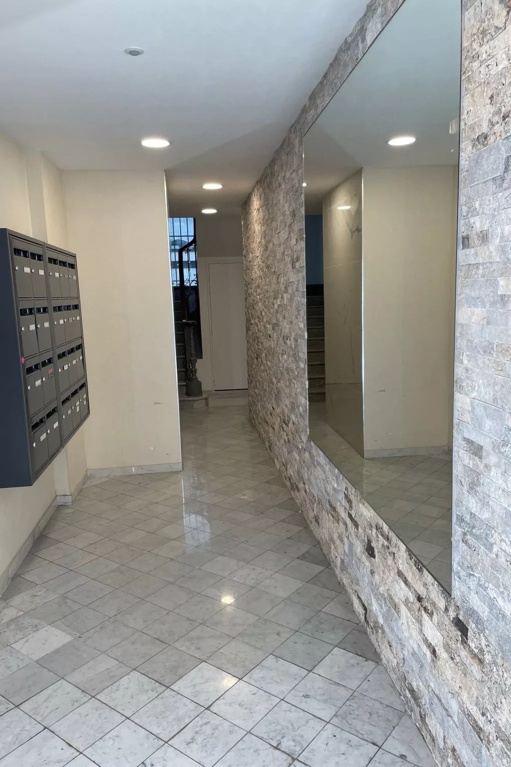 Palais Lucie Aurélie-Binnen