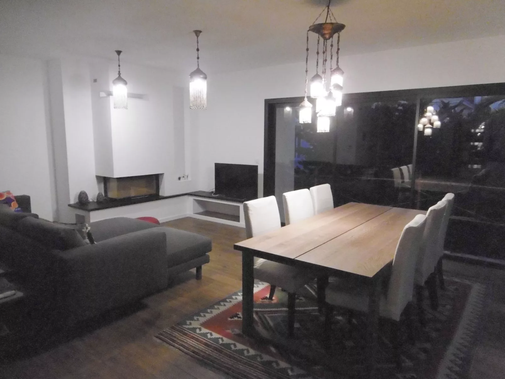 Appartement mit Infinity-Pool-Binnen