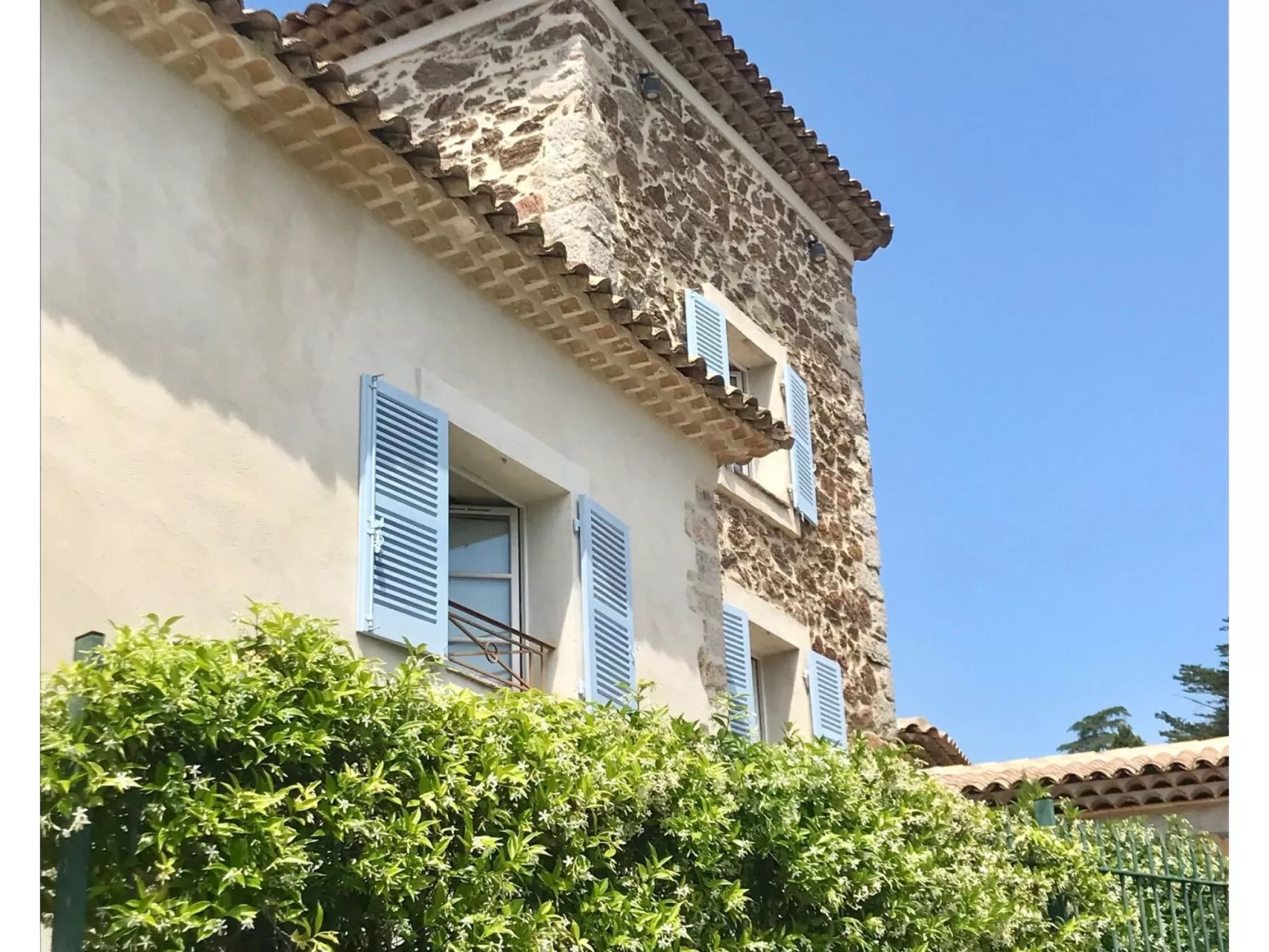 Wohnung "Eze" mit Privatparkplatz-Buiten