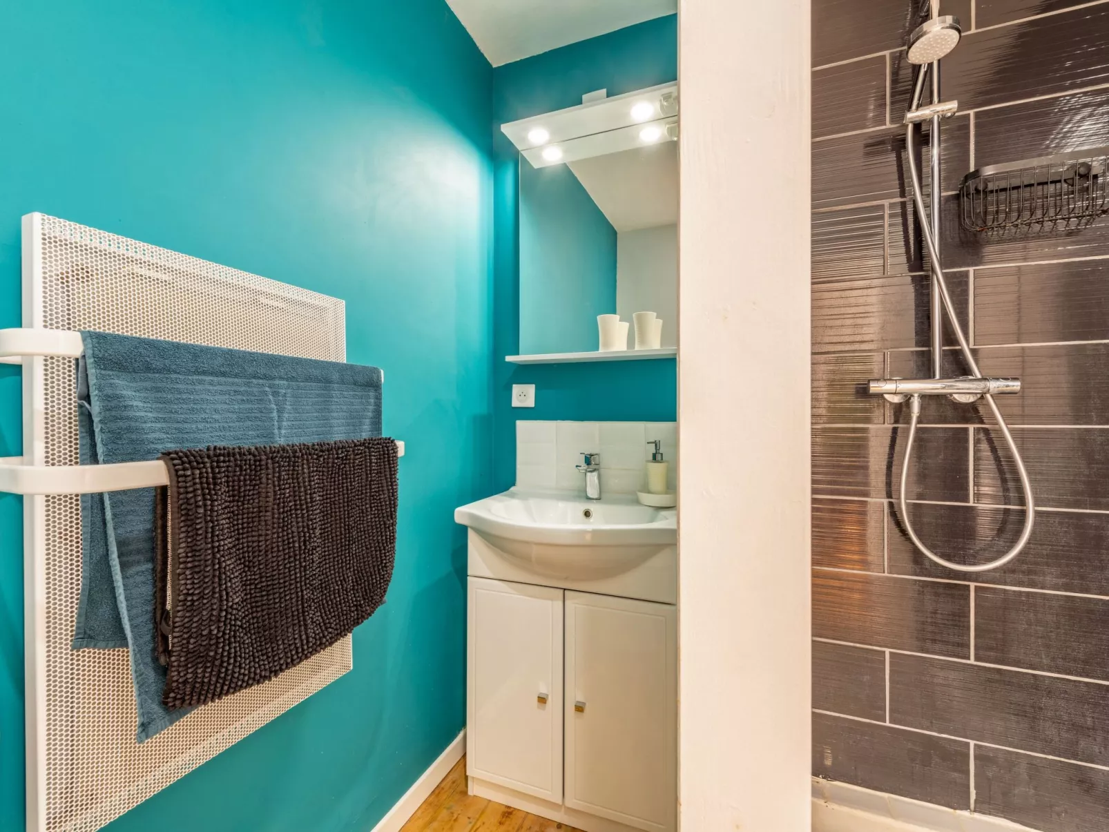 Landgut "Villa Léànie" mit Innenpool-Binnen