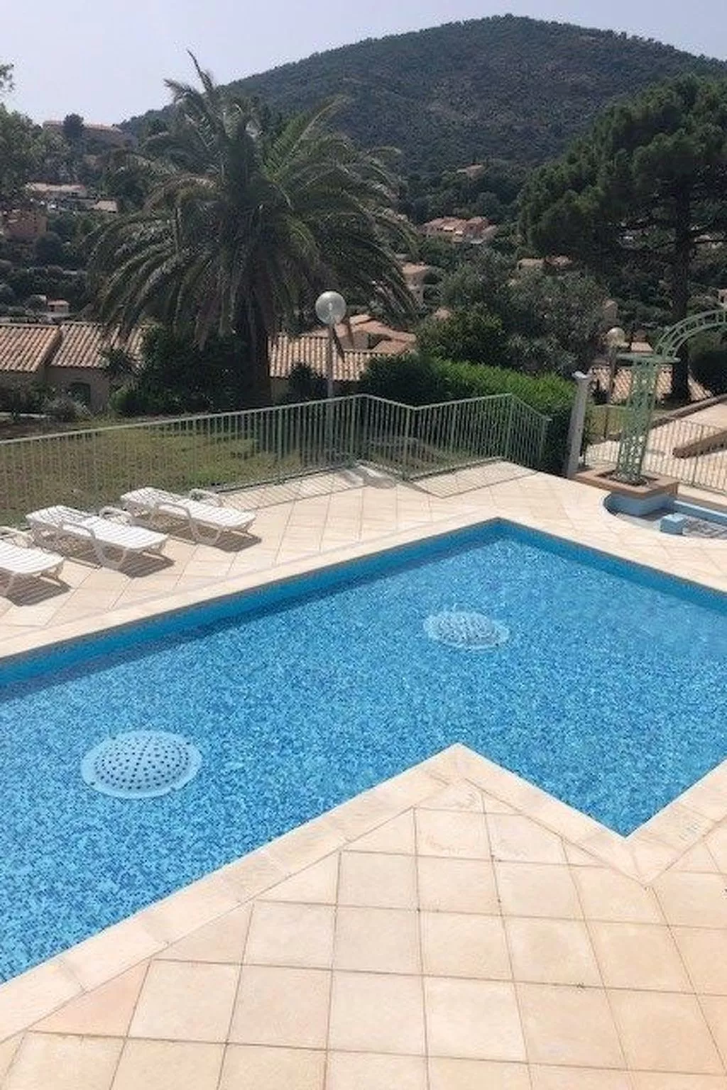 Les Issambres Charmes et Confort - Buiten