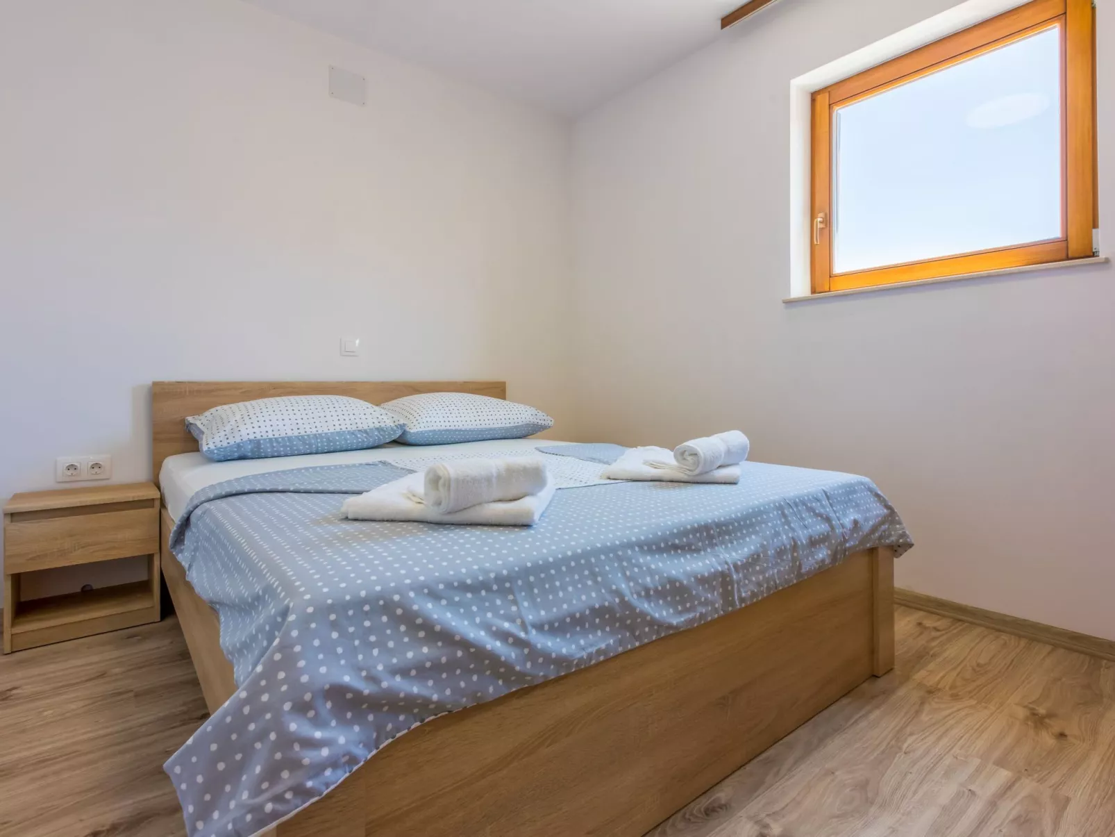 FeWo mit privatem Balkon und Gemeinschaftspool-Image-tags.info