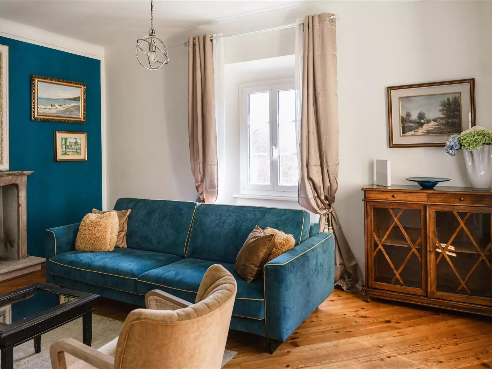 "Palazzo Branca" mit Blick auf den See.-Binnen