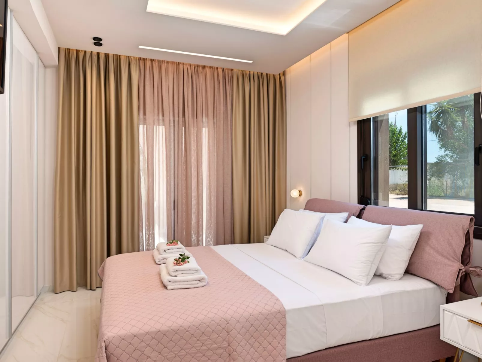 Celestial Luxury Villa Privater Pool Jaccuzi-Binnen