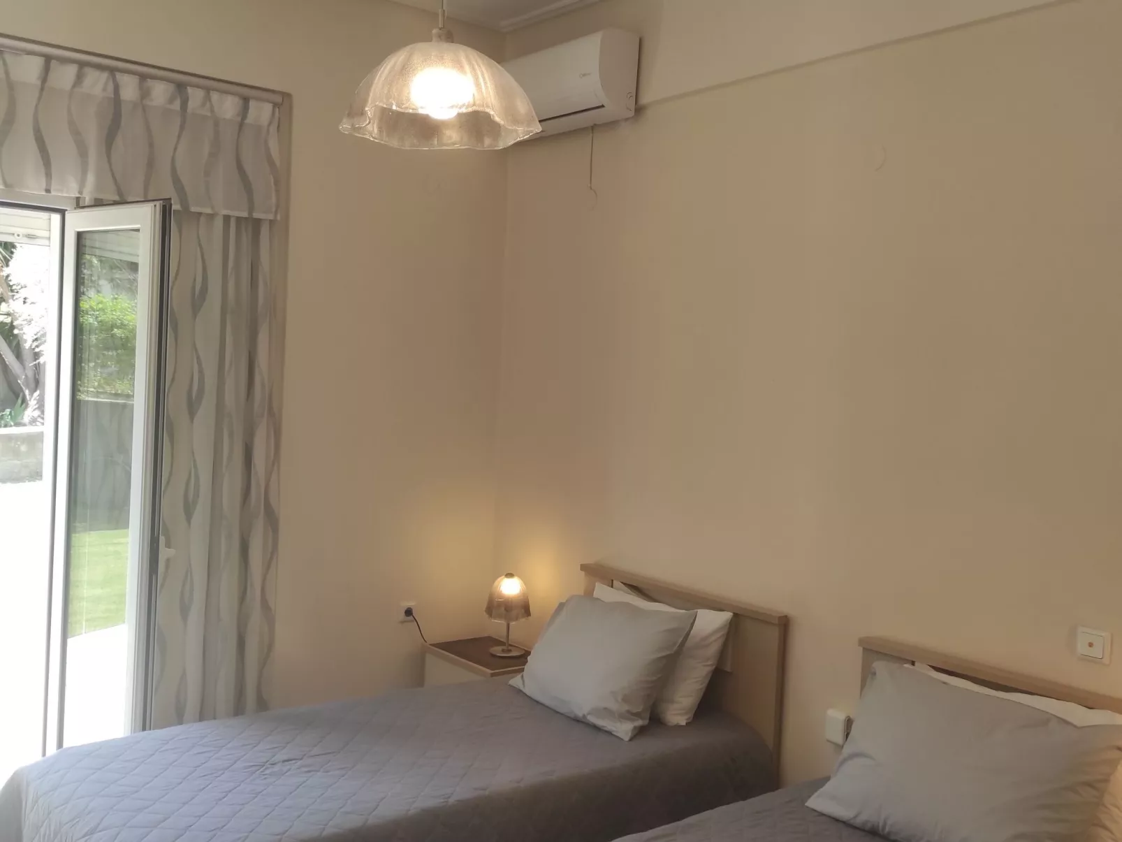 Sea Breeze Villa, atemberaubender Garten mit Meerblick-Binnen