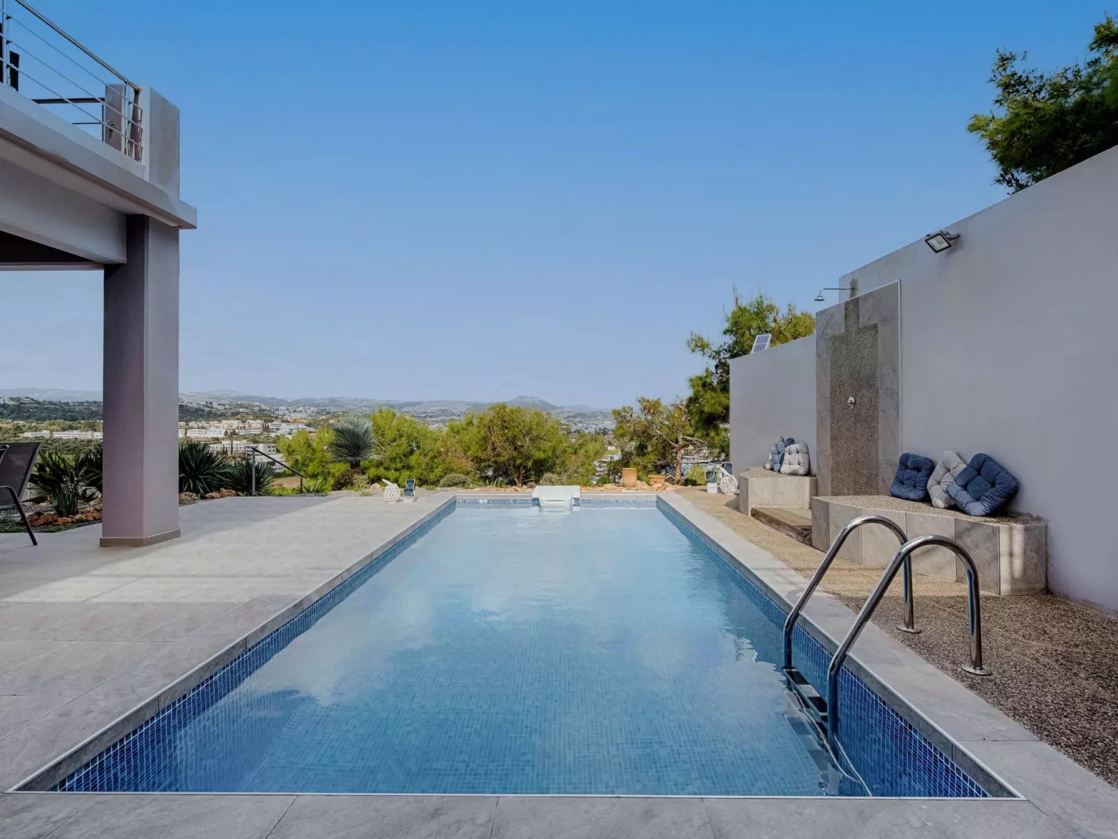 Villa Articiano mit Whirlpool und herrlicher Aussicht-Buiten