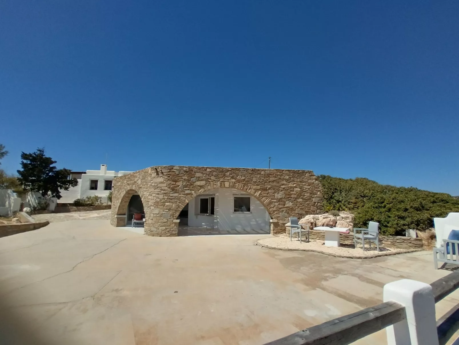 Die Villa und das Atelier des Bildhauers - Buiten