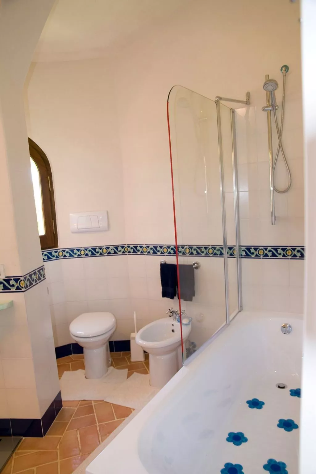 Villa Isabel, Meer- und Strandblick, Schwimmbad und Jacuzzi-Image-tags.info