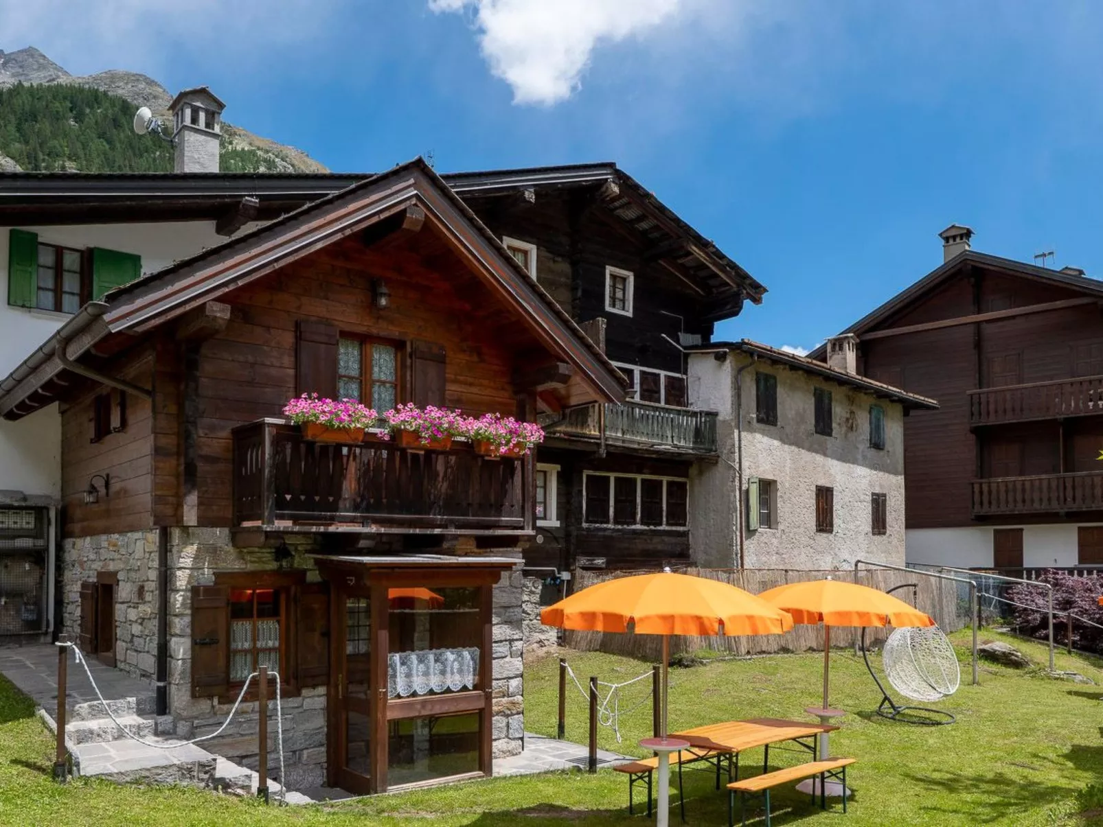 Wohnung im Dorfzentrum Ronco 5-Buiten