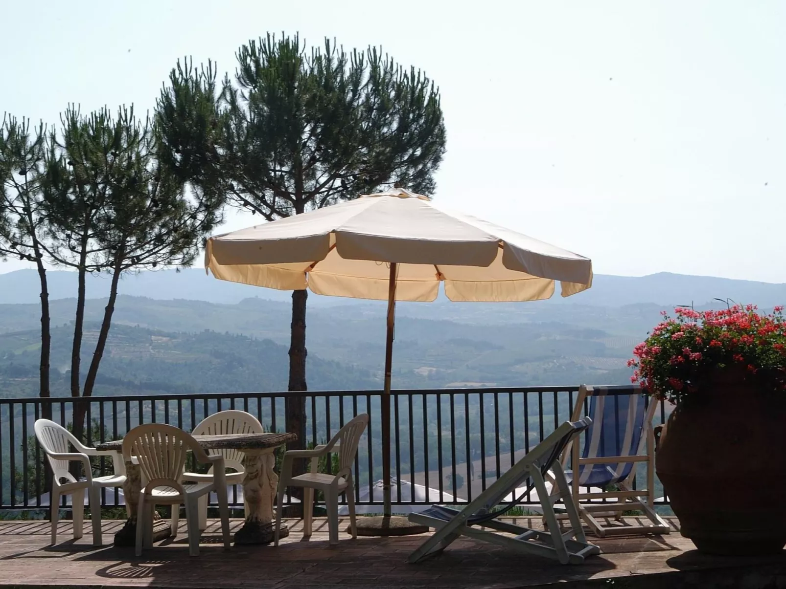 Wohnung Macine mit Terrasse und Grill - Buiten