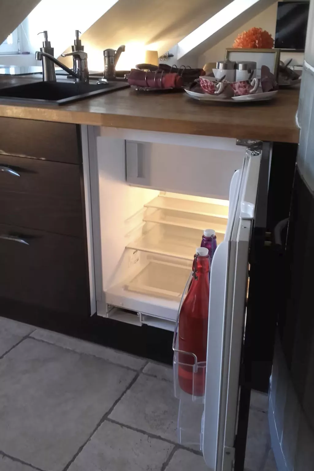 Schöner romantischer Blick auf die Seine-Binnen