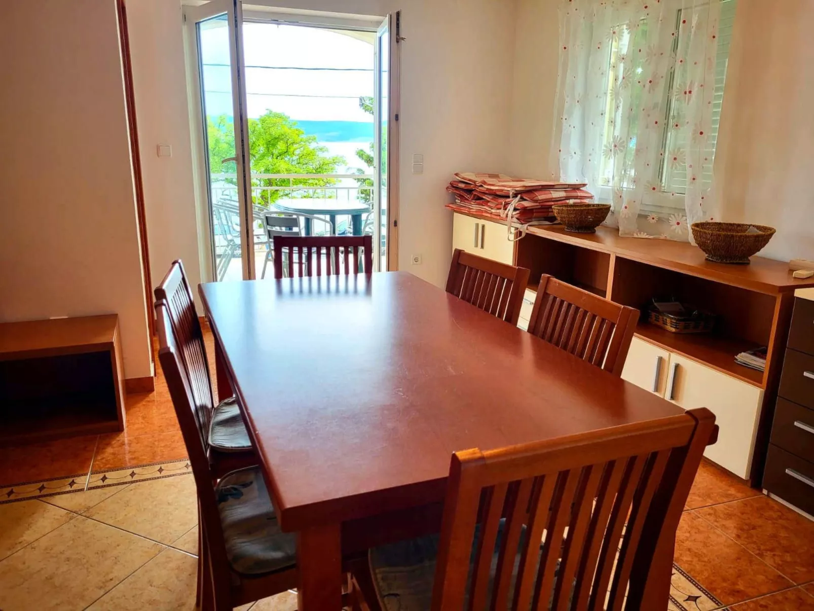 "Bribirska Obala" direkt am Strand-Binnen