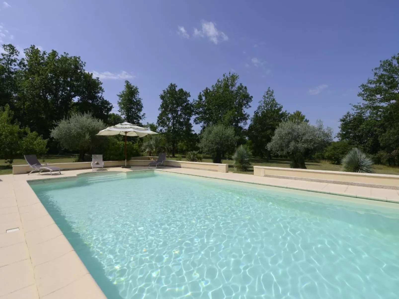 Villa DUXCAAR Beaum.-Buiten