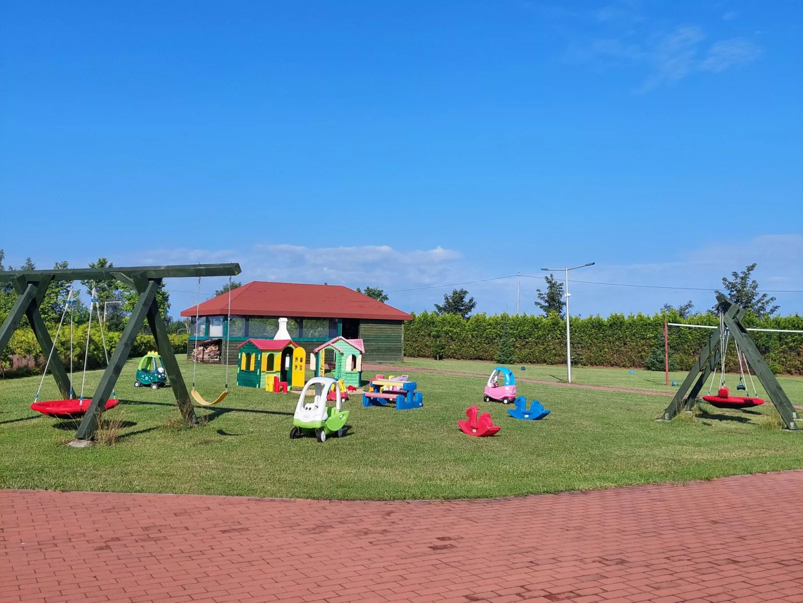 Green Corner Cottage 1-Buiten