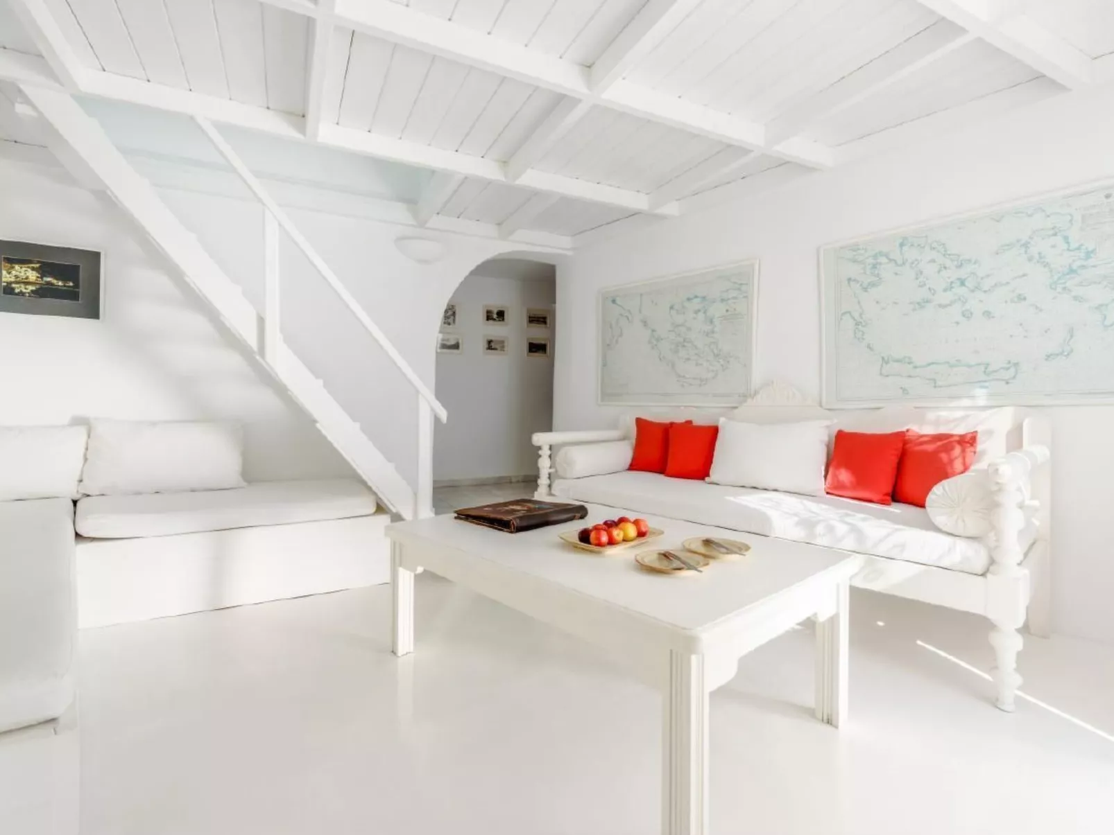 Charaktervolle Villa mit Tauchbecken und fantastischer Aussicht-Binnen