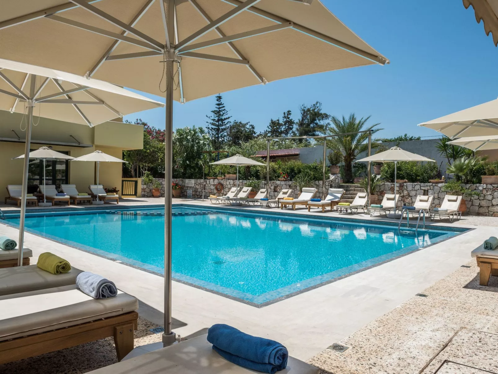 Mit gemeinschaftlichem Pool-Image-tags.info