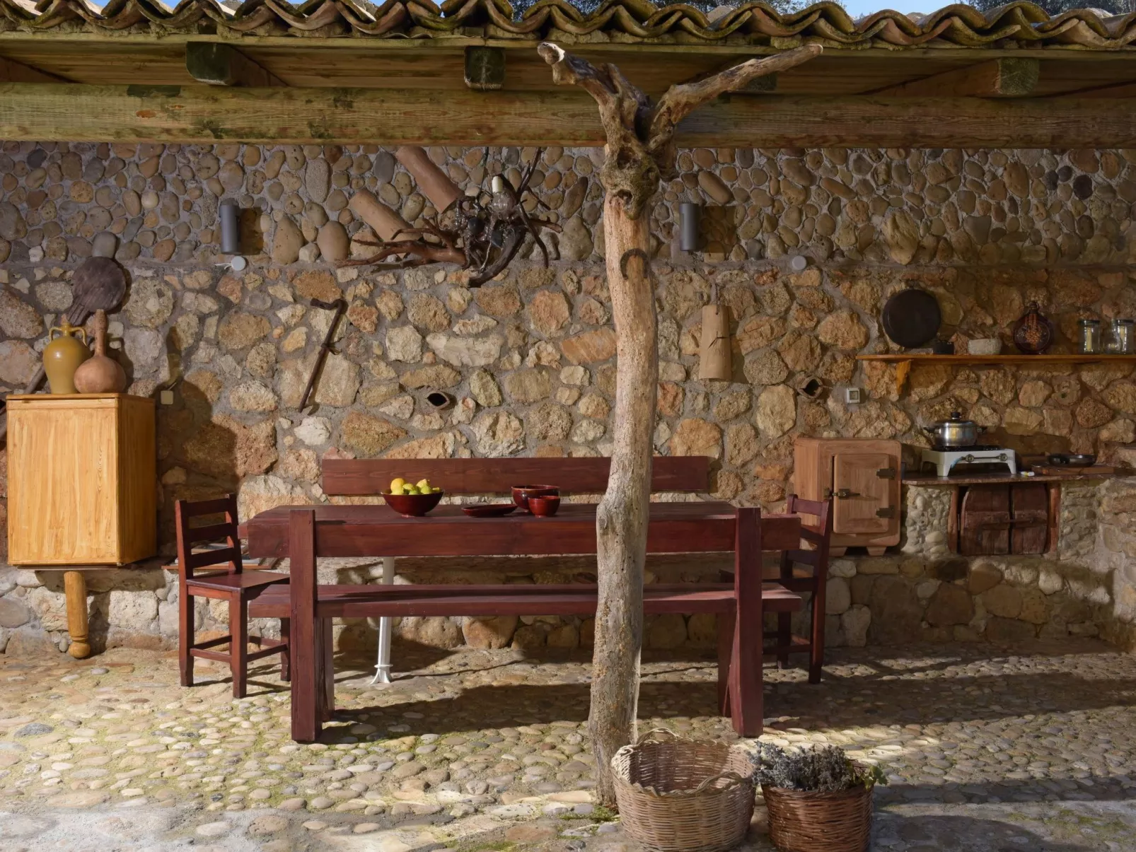 Charmantes Steinhaus in Agios Matheos-Buiten