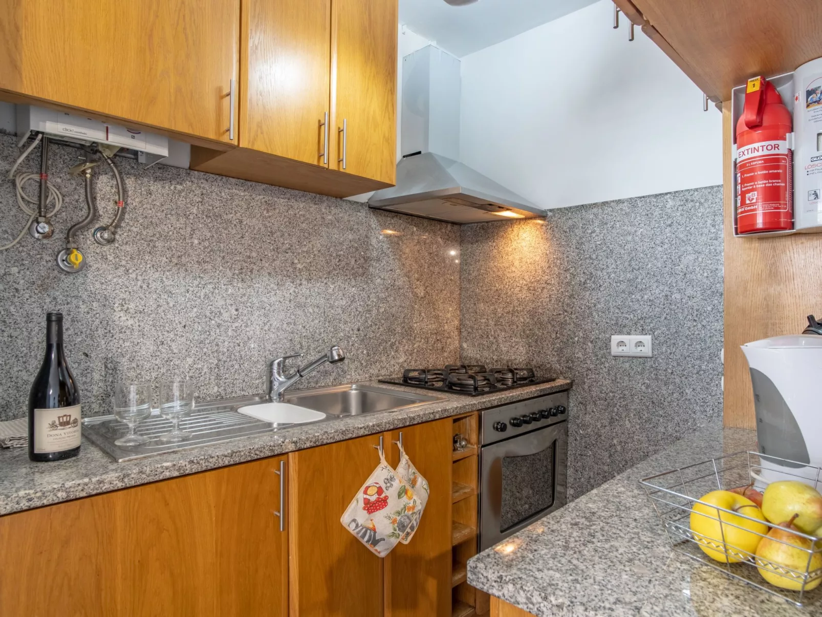 Für 3 Personen ca. 60 m&sup2; in São Martinho, Madeira (Südküste von Madeira)-Image-tags.info