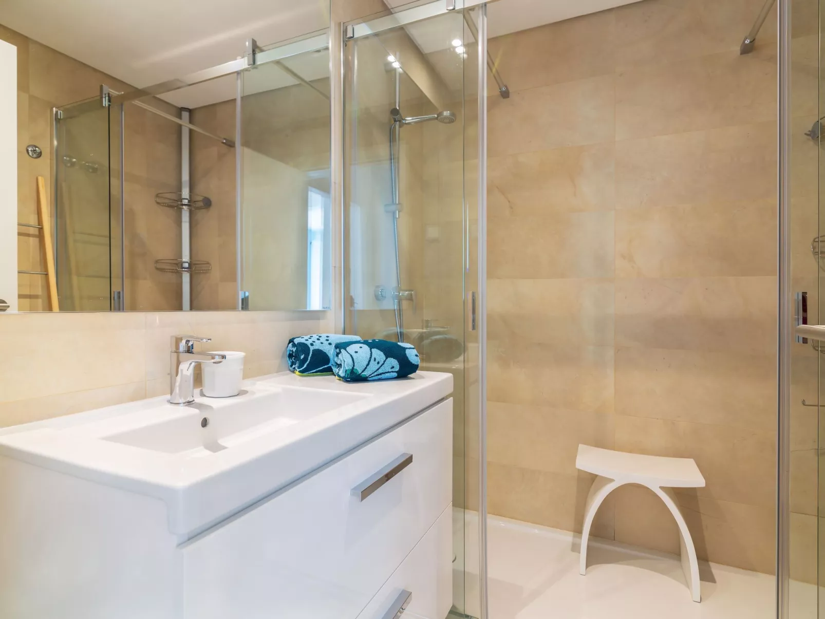 Garten Design brandneue Wohnung mit Pool-Image-tags.info