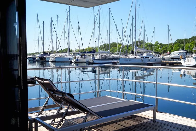 Hausboot Familiy & Friends LP 1 / 4 Personen-Terrasbalkon