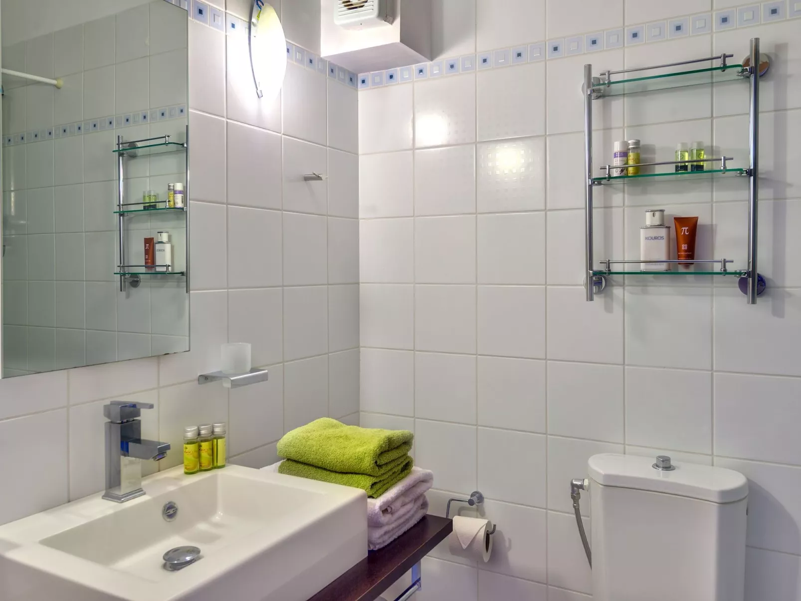 Villa mit Pool für bis zu 8 Personen. Meerblick.-Binnen