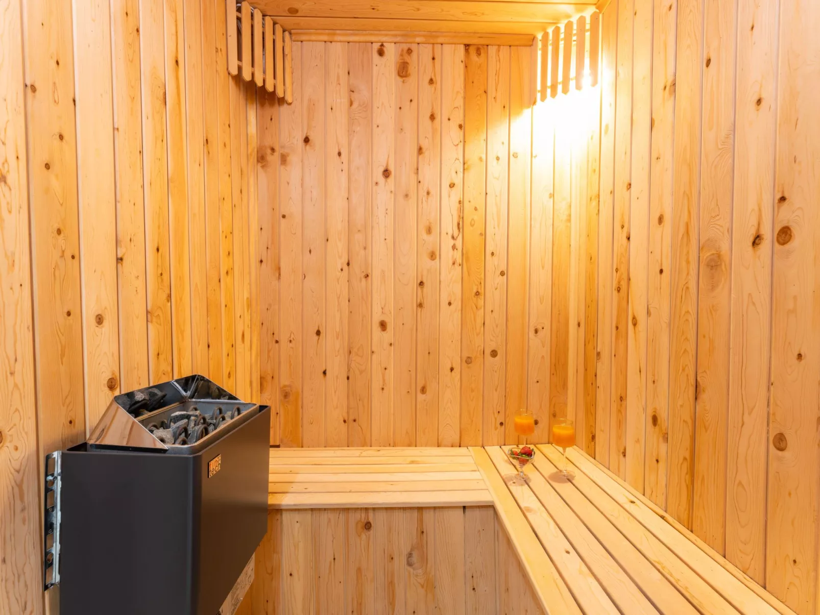 Emora 1-Image-tags.info