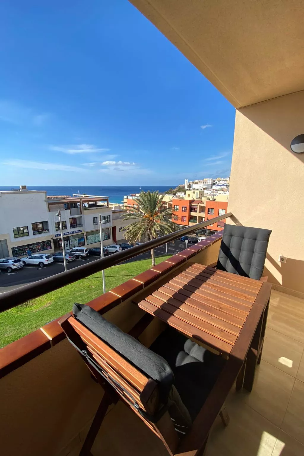 Strandnahe Ferienwohnung in Morro Jable mit Garten-Buiten