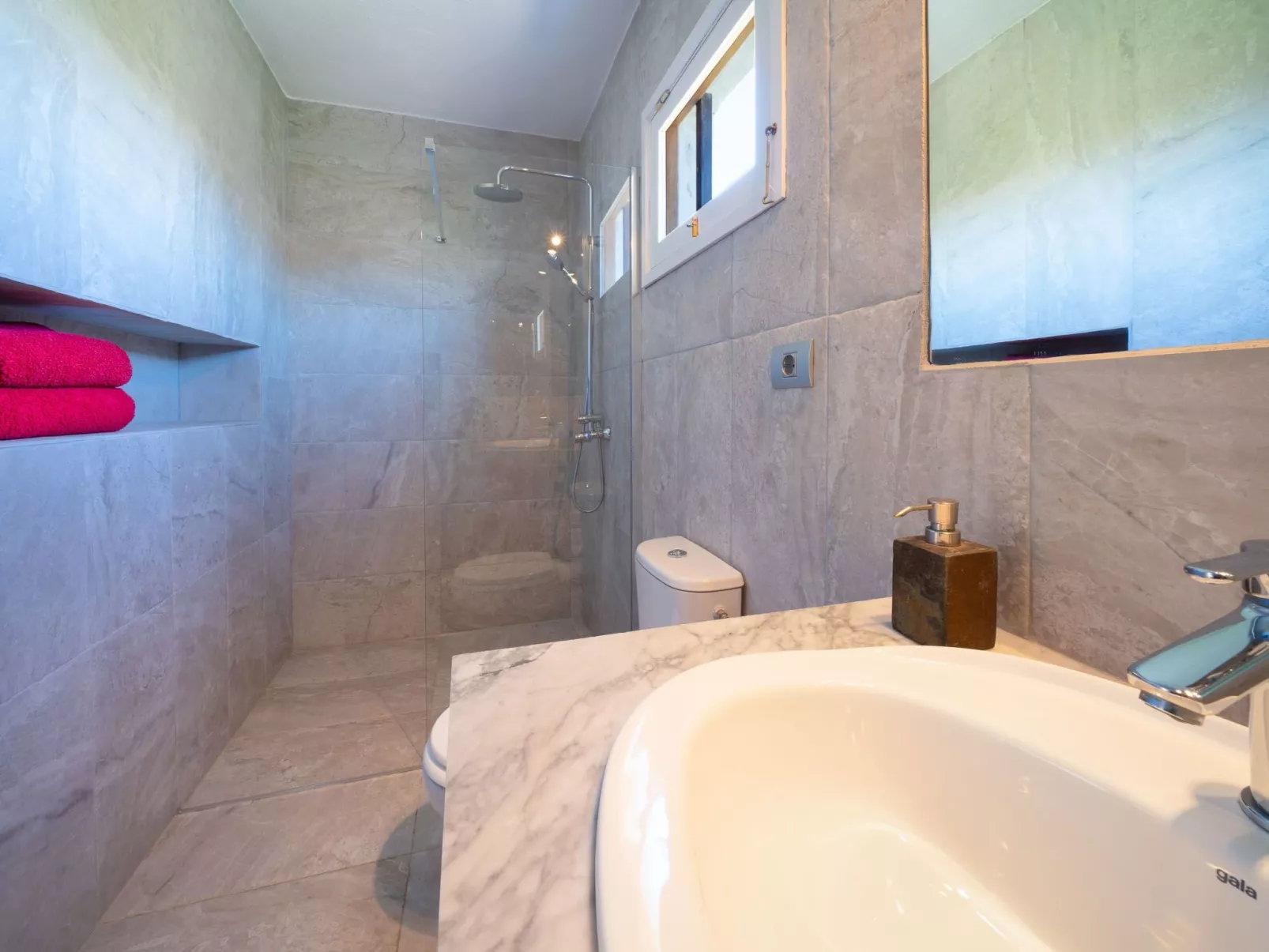 Secret Garden Villa - ländlicher Boutique-Rückzugsort, private tropische Gärten-Binnen